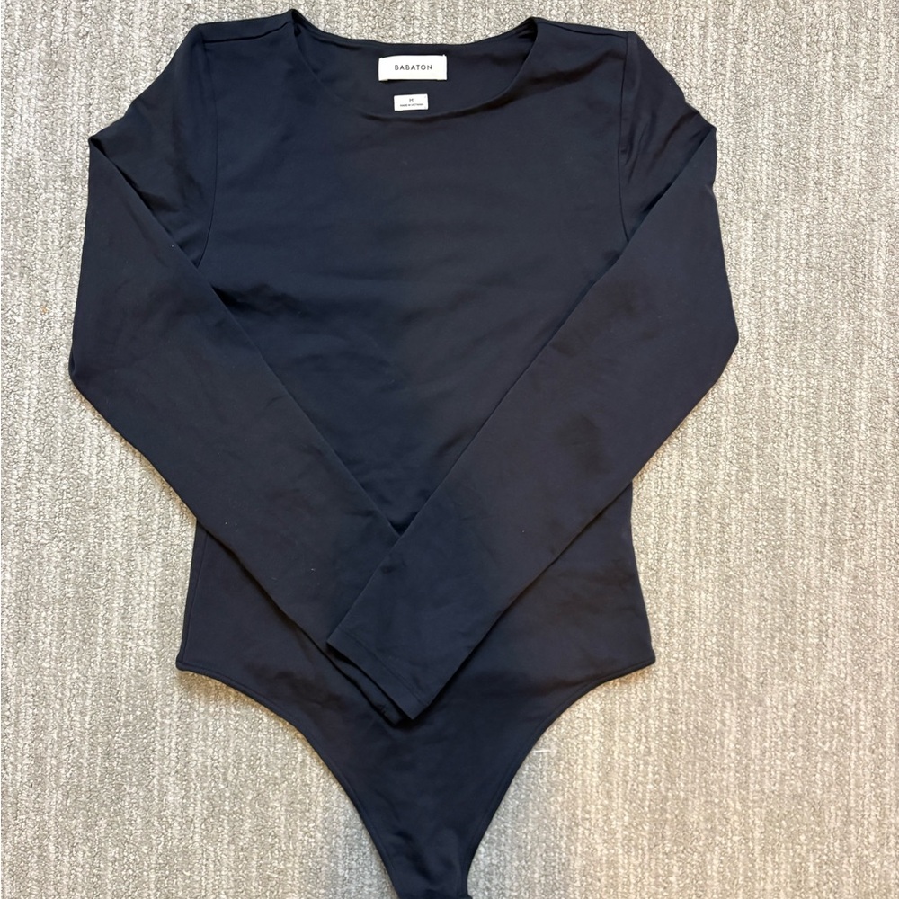 Aritzia Babaton Contour Crew Long Sleeve Bodysuit – Charcoal Black (Size M)